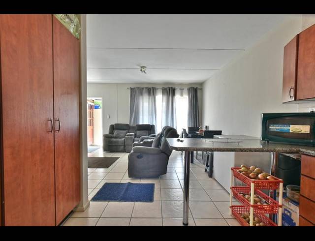 2 BEDROOM APARTMENT FOR SALE IN WINCHESTER HILLS